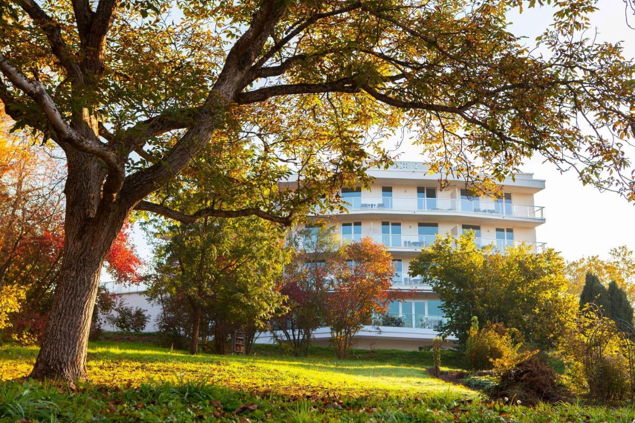 Schwitzer'S Hotel Am Park Waldbronn Exterior photo